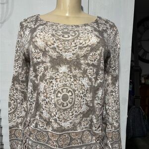 Curations Patterned Long Sleeve Top